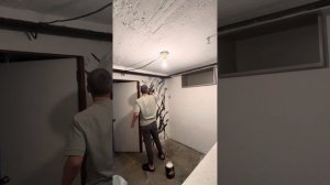 Решил попробовать как разрисовать стену под мрамор