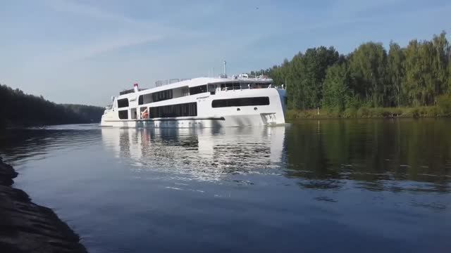 Теплоход "Штандарт" 18.08.26 смотреть онлайн