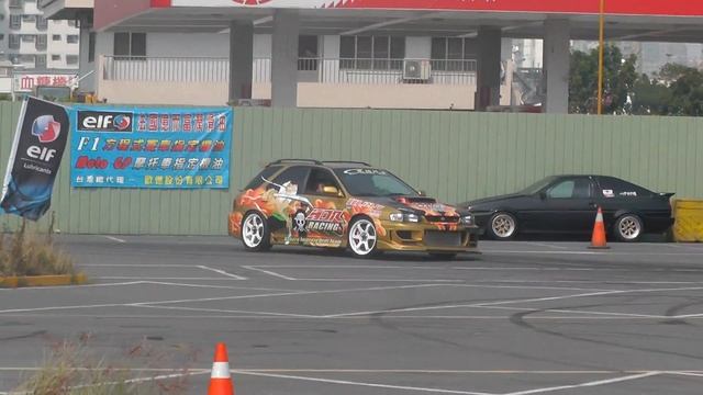 宏德汽車 HDR Subaru Drift Team Clip 2012 夢時代極限甩尾表演 Kaohsiung, Taiwan смотреть онлайн