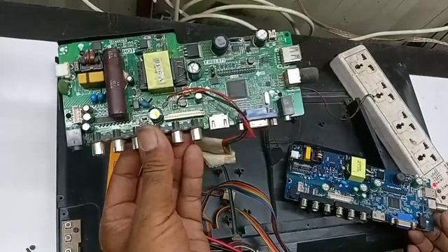 LED TV mein light Nahin a rahi hai | 24 inch LED TV repair in Hindi | LED TV me combo board Kaise.. смотреть онлайн