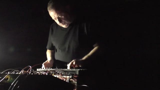 Drew McDowall - Instants Chavirés - 11/01/2018 смотреть онлайн