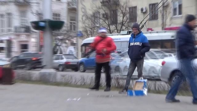ПРОДАЮ СНЕГ ЗИМОЙ / ПРАНК смотреть онлайн