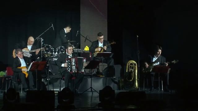 Ансамбль Сюрприз: Кафе 1930, А. Пьяццолла / Piazzolla. Cafe 1930 from "Historie du Tango" смотреть онлайн