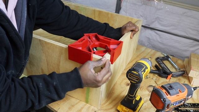 How to Make a Tool Storage Cabinet with Charging Station смотреть онлайн