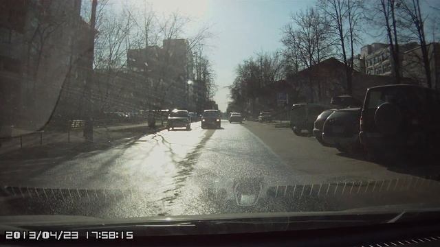 школьник прыгает под колеса смотреть онлайн