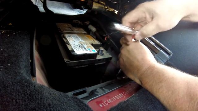Under the Seat? How to Remove & Replace the Battery on a 2011 - 2018 Jeep Grand Cherokee WK2! смотреть онлайн