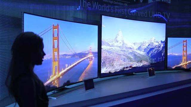 Samsung curved 105-inch 4K TV and bendable TV hands on смотреть онлайн
