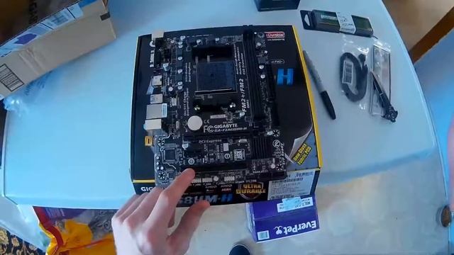 Gigabyte F2a68hm-h Mobo Unboxing