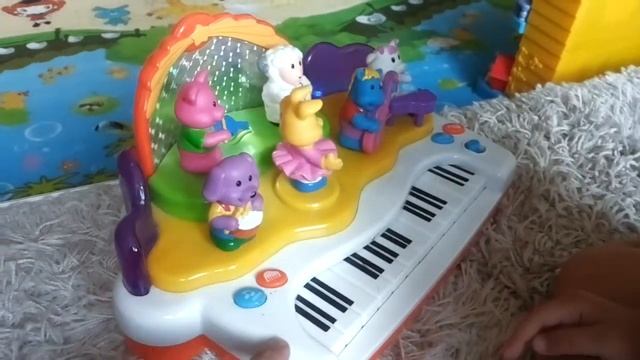 Игрушечное пианино. Веселое детское пианино. смотреть онлайн