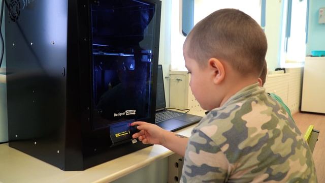 Ярсалинские детсадовцы осваивают передовые технологии 3D-печати смотреть онлайн