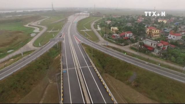 Hanoi calls for environmentally-friendly, hi-tech projects смотреть онлайн