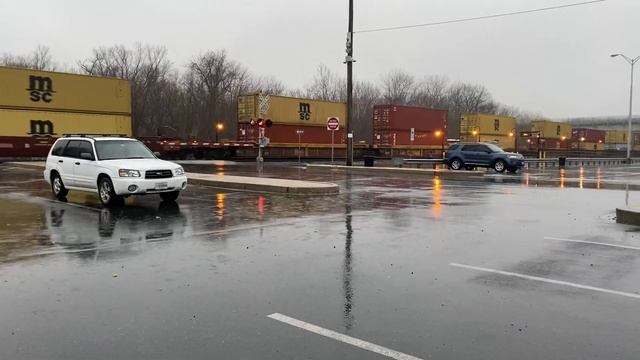CSX Q135-13 led by CSX 4814, a flared radiator SD70MAC смотреть онлайн