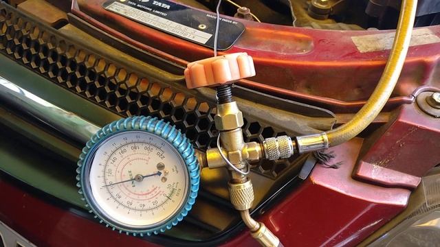 Tata Indica Car AC gas refill смотреть онлайн