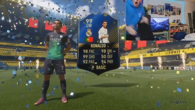 Разбил плазму при выпадении TOTY RONALDO - FIFA17 смотреть онлайн