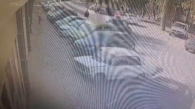 Как в Одессе среди бела дня воруют аккумуляторы смотреть онлайн