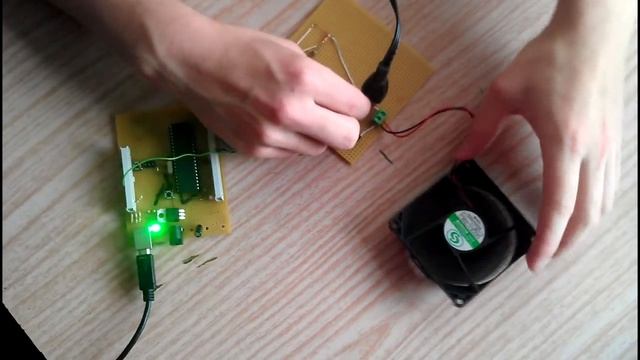 ATMEGA324PA PWM Fan Controller смотреть онлайн
