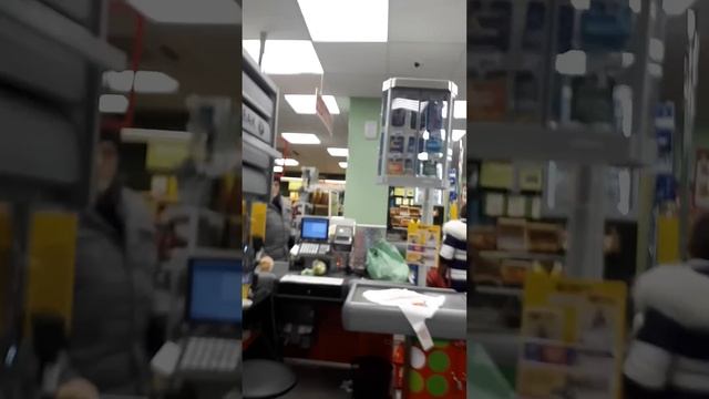 Вот что творится в магазине петерочка смотреть онлайн