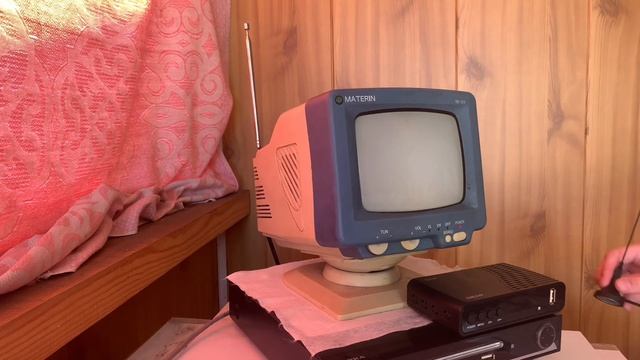 ИГРАЕМ В ИГРЫ НА СТАРОМ ТЕЛЕВИЗОРЕ! смотреть онлайн