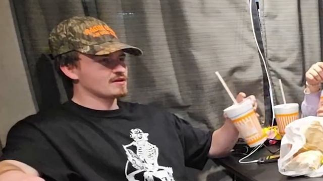 Eating EVERY Item On Whataburger’s Menu смотреть онлайн