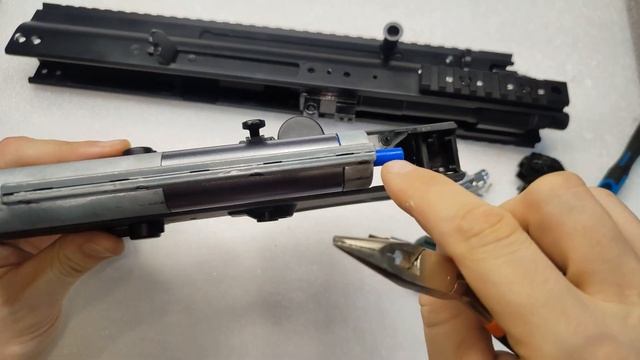 Технический обзор с полным разбором страйкбольного автомата Cyma CM063B FN SCAR SC смотреть онлайн