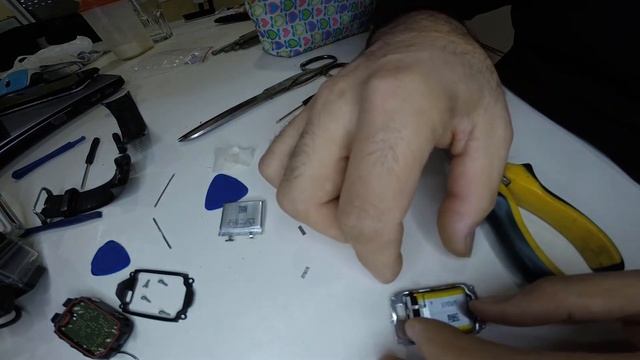 DIY Polar M400 Cambio de Bateria / Battery Replacement (Español) смотреть онлайн