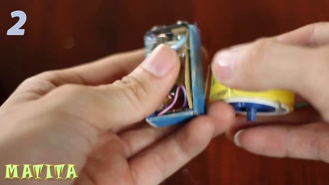 4 удивительной жизни Аккумуляторы писаки смотреть онлайн