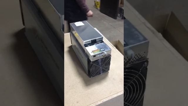 Распаковка нового Whatsminer M31S 80TH