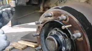 Hino 500 removed front brake lining