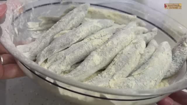 Лучший способ пожарить рыбу без брызг и гари. Очень вкусная Мойва в особой панировке. смотреть онлайн
