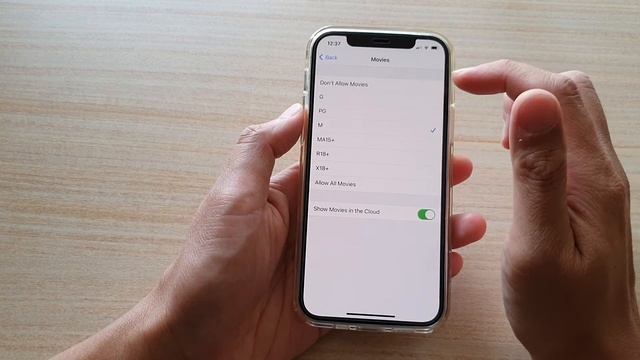 iPhone 12/12 Pro: How to Set Movies/TV Shows to Kids Rating (PG/G/MA/ETC) смотреть онлайн