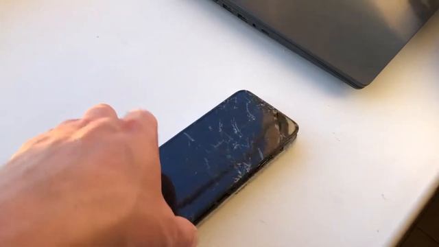 Разбитый iPhone X нашёл дома когда убирался смотреть онлайн
