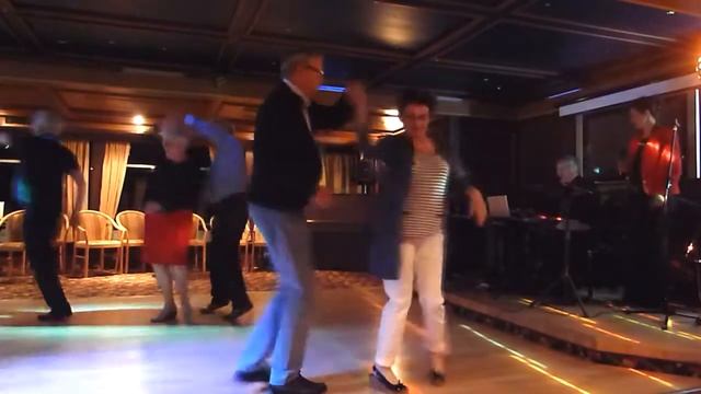 JONNY BE GOOD смотреть онлайн