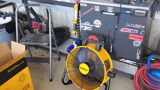 18" DeWALT DRUM FAN REVIEW - Perfect For the Garage! смотреть онлайн