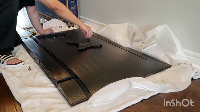 Samsung 55 4K Ultra HD Smart TV - Unboxing & Setup смотреть онлайн