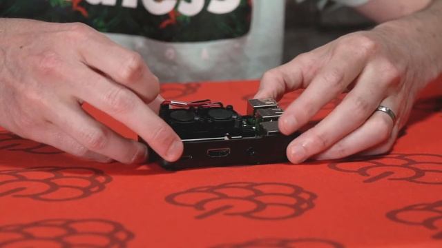 How to install a cooling fan on the Raspberry Pi смотреть онлайн