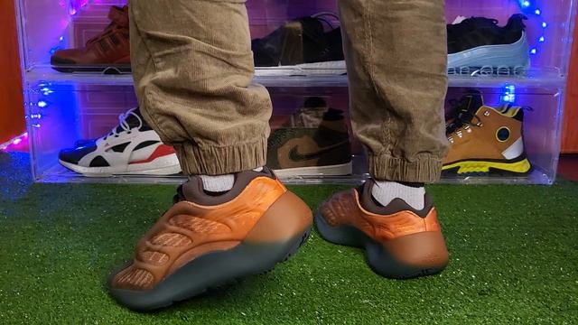 Adidas Yeezy 700 V3 Copper Fade On Feet (Yeezy Di Kaki)