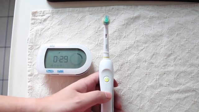Mobile01--歐樂B P5000 3D 數位極淨導航電動牙刷 各種清潔模式示範 смотреть онлайн