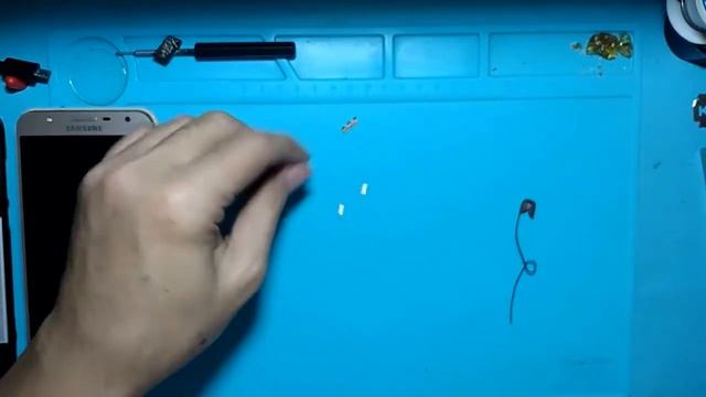 Samsung J7 core (SM-J701F) , Disassembly / Plastic Power Button Rebuild [Tagalog] смотреть онлайн