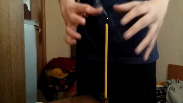 Как поджечь свечу силой мысли/ how to light a candle with magic