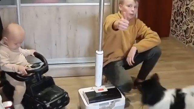 Вымыл полы не запачкав руки. Обзор беспроводной электрошвабры "2в1" Kitfort KT-599. смотреть онлайн
