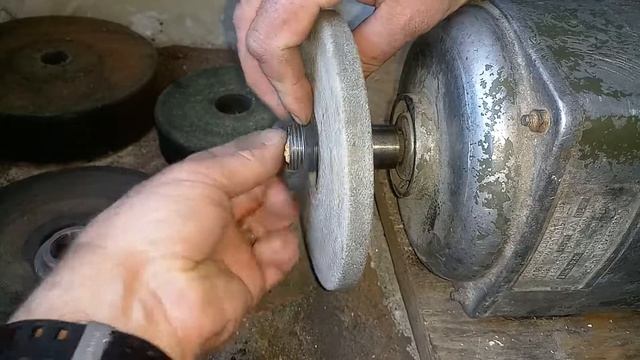 Если на точиле не держится камень(все гениальное просто) смотреть онлайн