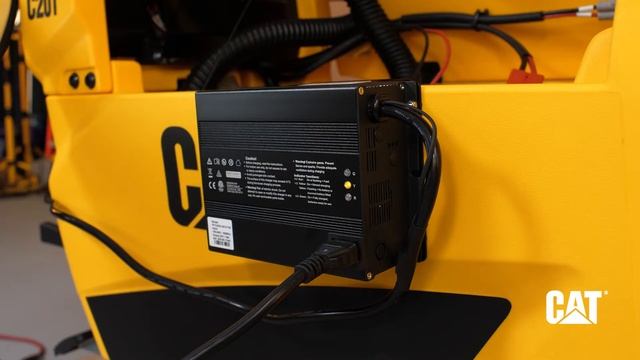 Cat® C20T Scrubber Unboxing and Setup Guide смотреть онлайн