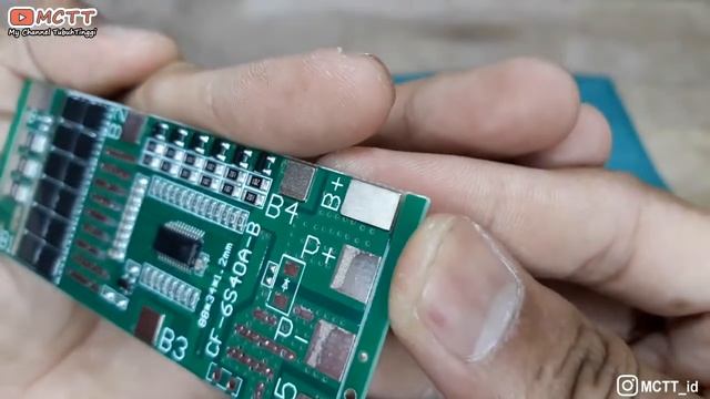 Lithium Battery 18650 BMS 24V 6S 40A with BALANCE смотреть онлайн