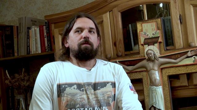 В Крестном ходе «Царский путь» в Крыму прошел свт.Лука Крымский своим образом с частицей св. мощей. смотреть онлайн