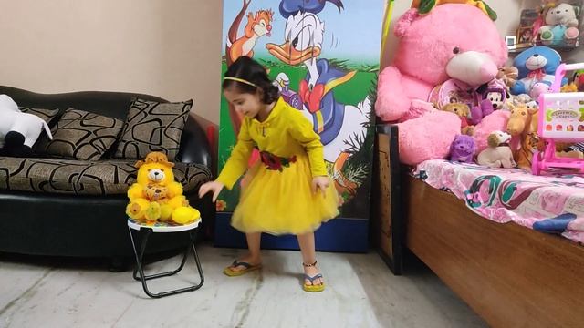 This is red, the color red | Kids color song | Red,Blue,Green,Yellow,White,Grey,Black Colors смотреть онлайн