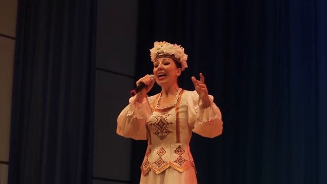 Екатерина Булатовская. «Бацькаушчына» (муз. Л. Мурашка, сл. В. Короткевича) смотреть онлайн
