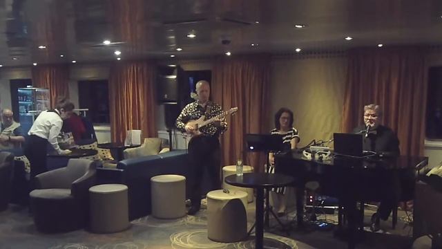 Elton смотреть онлайн