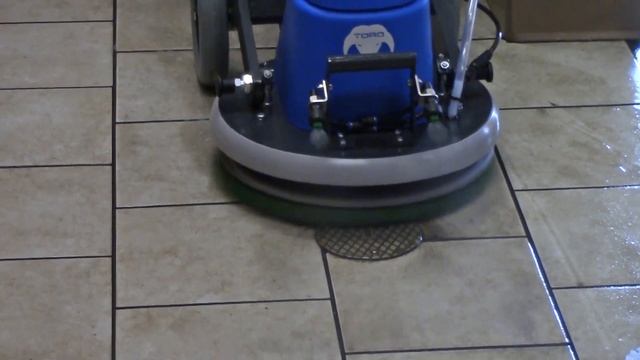 TORO HD Orbital Floor Machine and Multi-Surface Scrubber смотреть онлайн