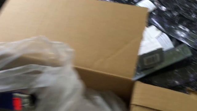 Dumpster Diving At ULTA Again - 2 Boxes - So Many Brushes! смотреть онлайн