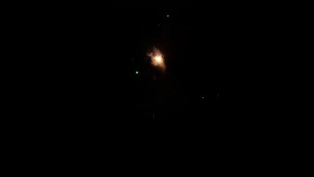 CL052 КРАСНАЯ МАШИНА (1.2"х36) смотреть онлайн